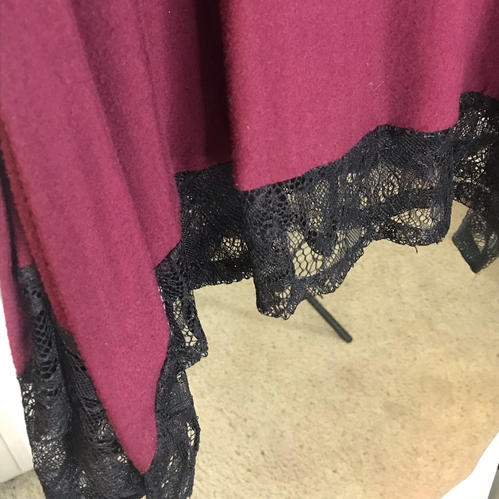 Maroon top - Picture 2 of 3